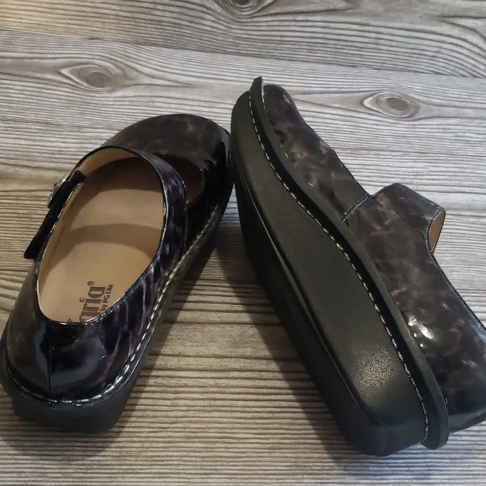 Alegria 38(8/8.5) black/gray animal print Mary Jane platforms clogs